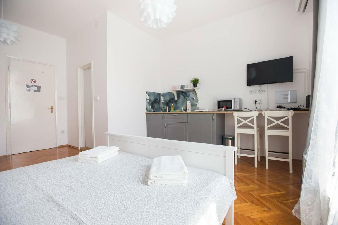 Oberiter Apartments - Center Of Zagreb, Fast Wifi, Ac, Kitchen, Parking Eksteriør bilde